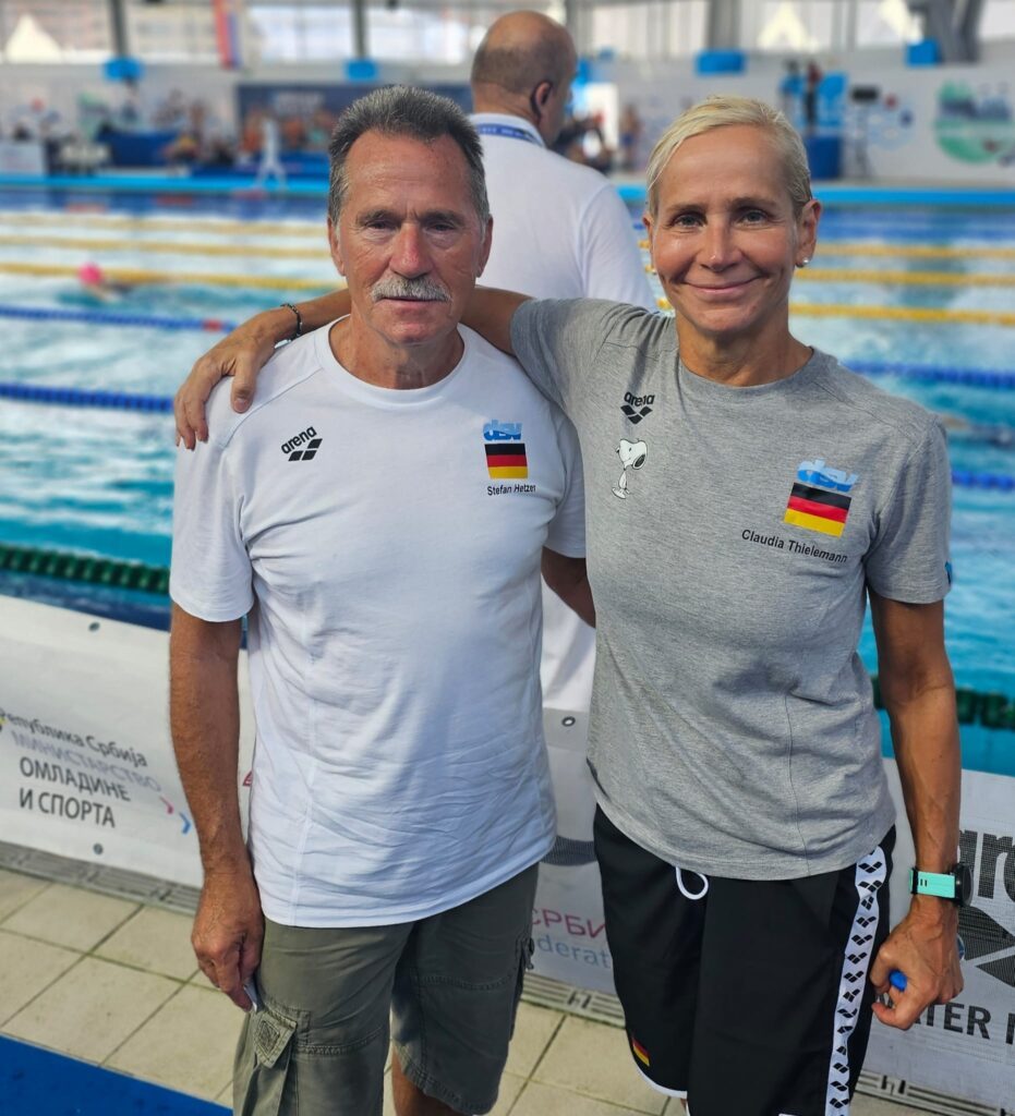 Masters-Schwimmerin Claudia Thielemann mit ihrem Trainer Stefan Hetzer