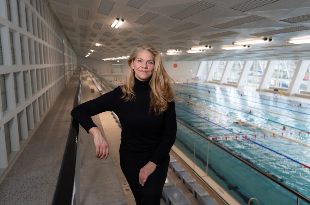 Rica Reinisch, Olympiasiegerin 1980. Hier besuchte sie die Schwimmhalle am Freiberger Platz