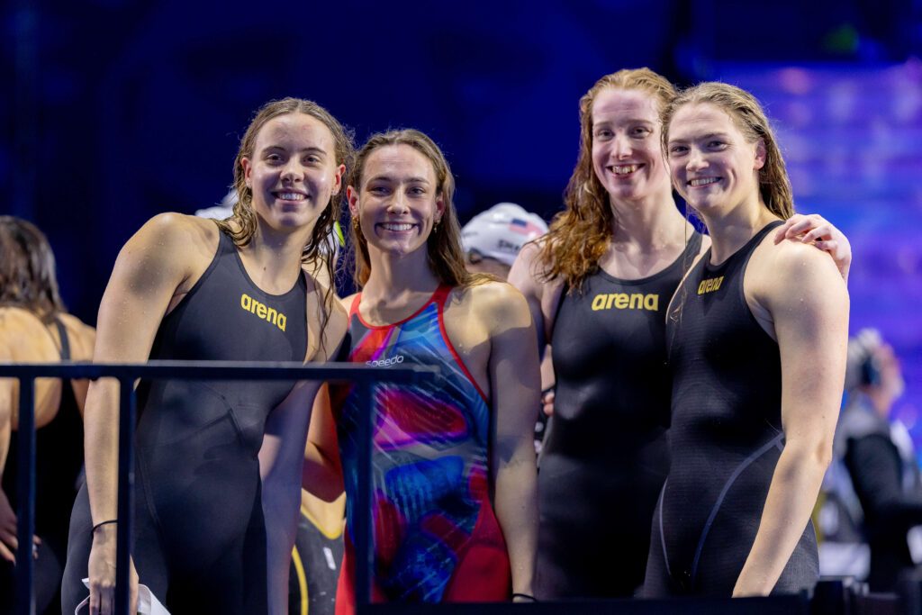 Nina Jazy, Nicole Maier, Nele Schulze, Nina Holt bei den Kurzbahn-Weltmeisterschaften in Budapest.