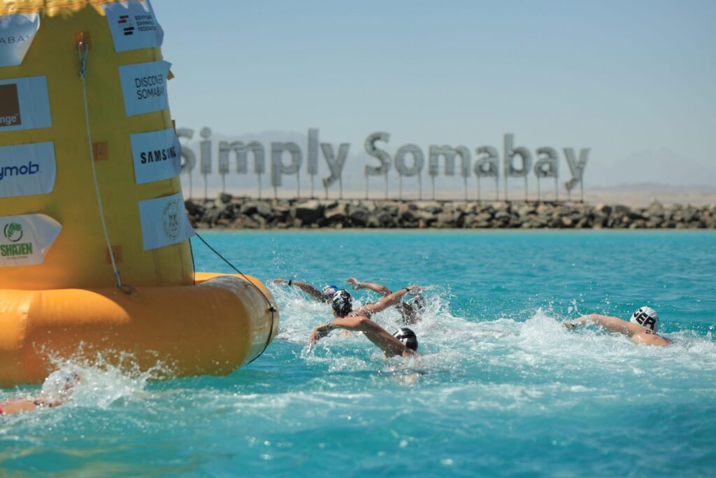 Szene aus dem Männerrennen beim Freiwasser-Weltcup in Soma Bay in Ägypten