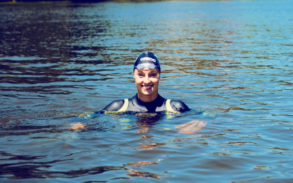 Leonie Beck im Wasser