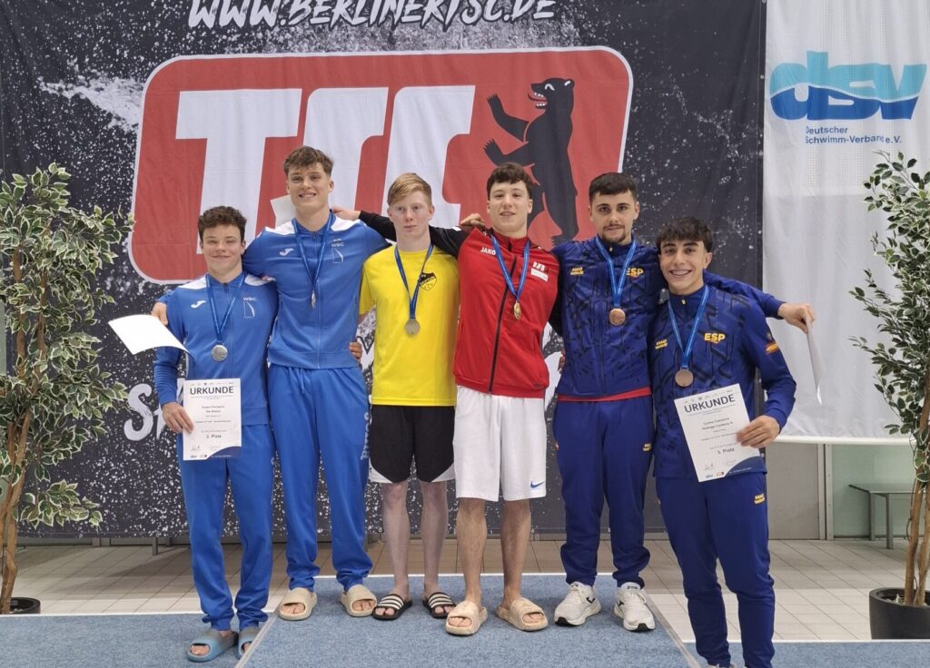 Das Podium mit den Medaillengewinnern im Synchronspringen vom Turm