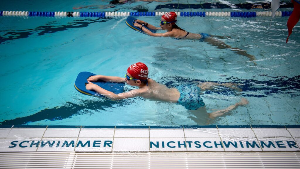 Über die Hälfte der Grundschulkinder in Deutschland kann nicht sicher schwimmen