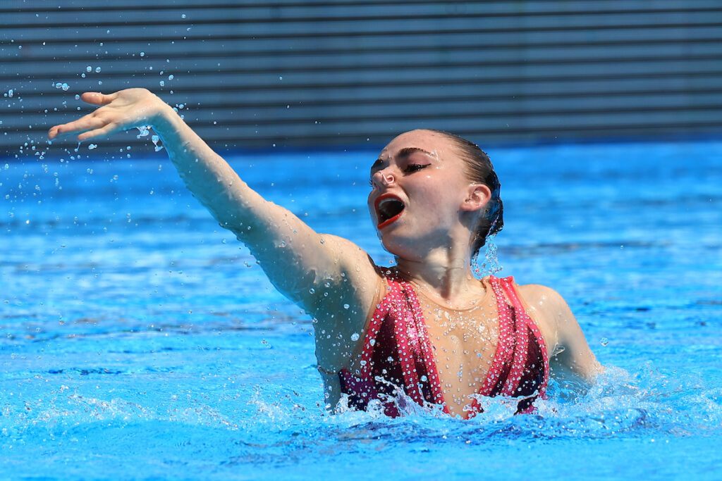 Synchronschwimmerin Klara Bleyer im Solowettbewerb der EM 2024 in Belgrad