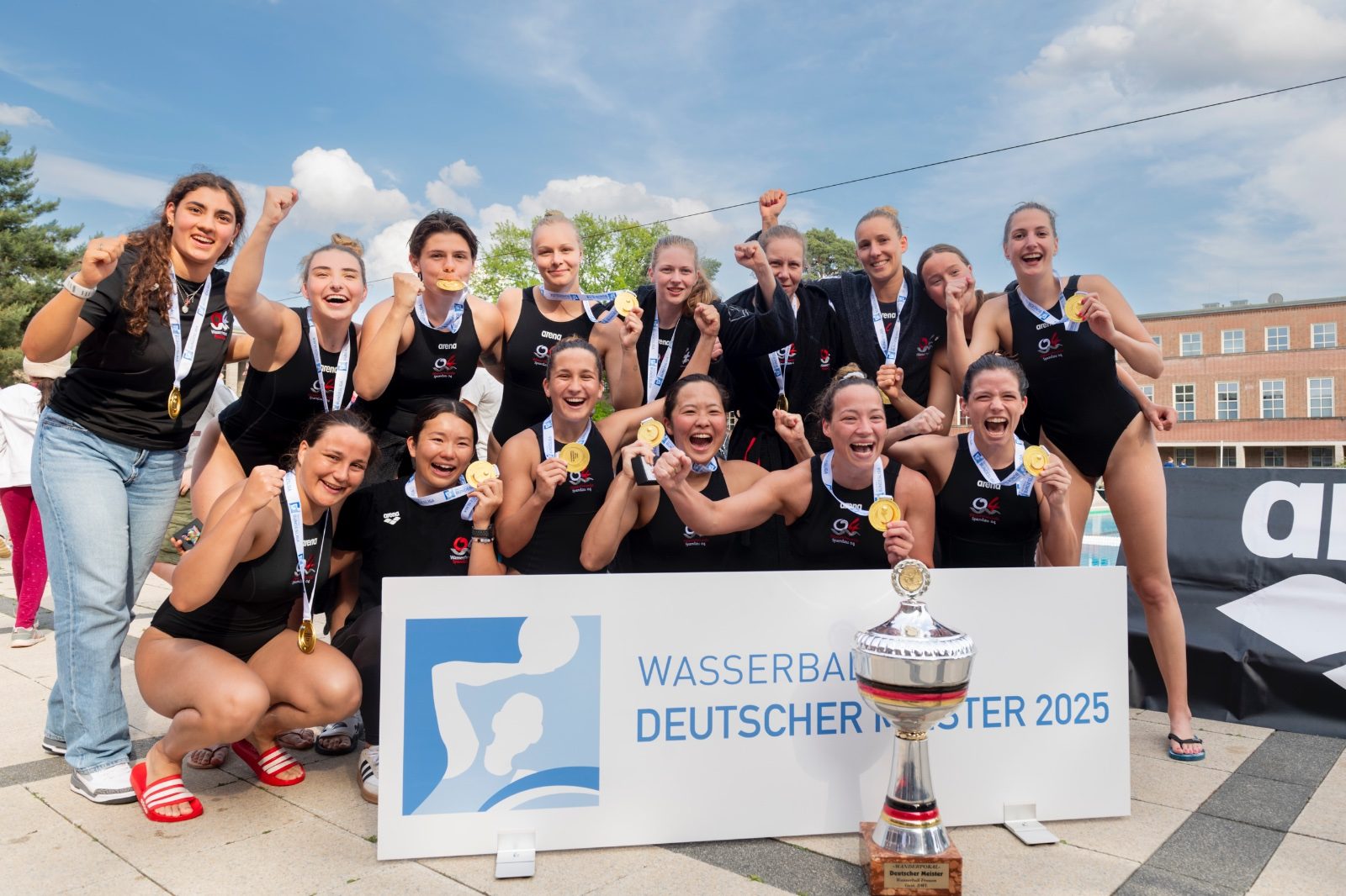 Wasserfreunde Spandau 04 feiern den Meistertitel 2025
