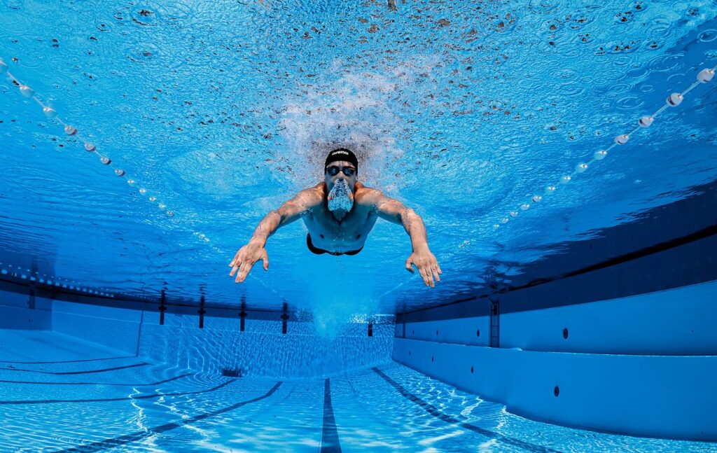 So leer ist ein Schwimmbad nur bei einem Fotoshooting