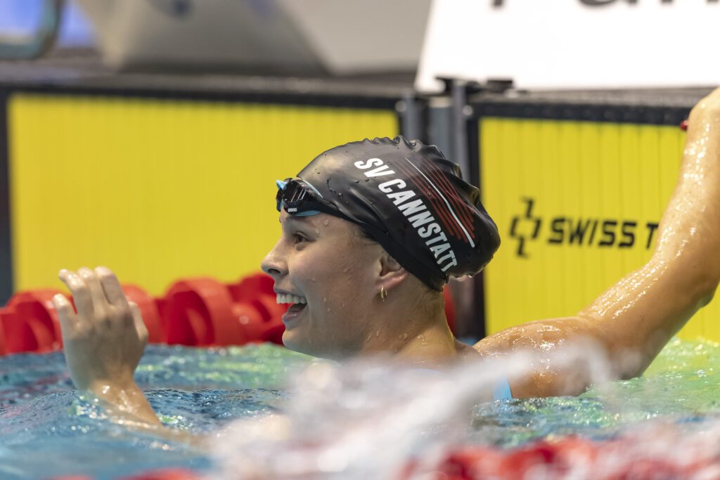 Schwimmerin Linda Roth nach ihrem Sieg über 100m Schmetterling bei den Deutschen Jahrgangsmeisterschaften 2025 in Berlin