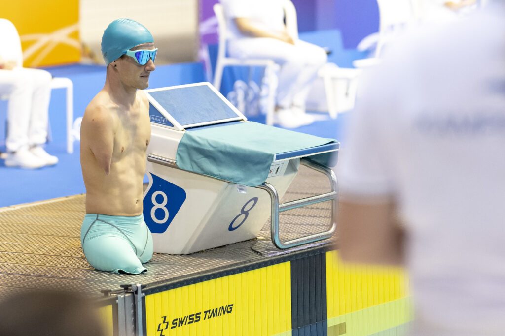 Para Schwimmer Janis McDavid aus Deutschland vor dem Start bei der IDM 2025 in Berlin