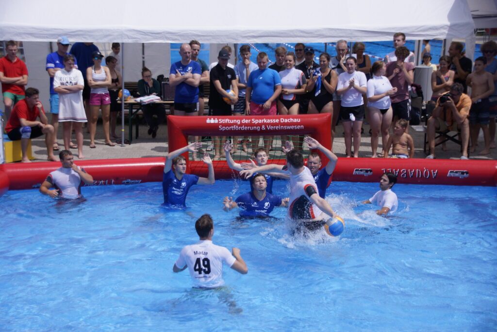 Spielszene vom Aquaball