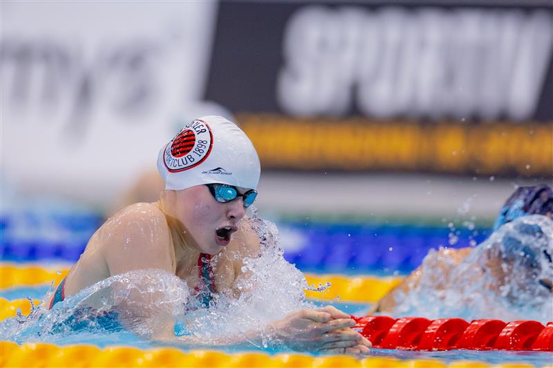 Schwimmerin Leni von Bonn vom Dresdner SC bei den Deutschen Meisterschaften 2025