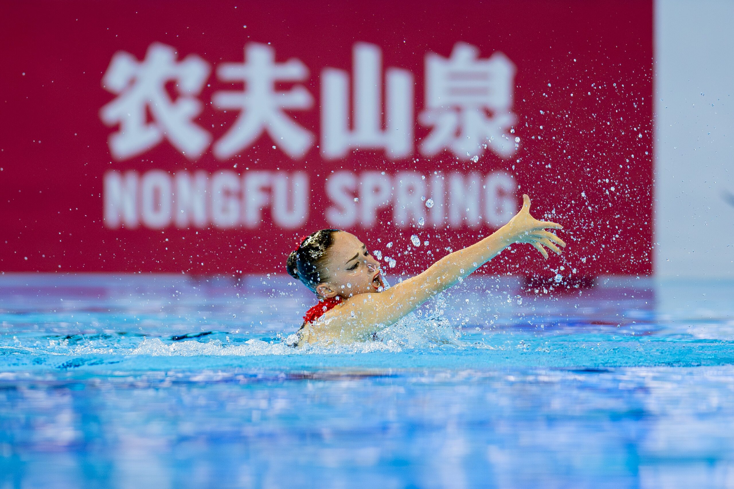 Klara Bleyer schwimmt im Finale des technischen Solos in Singapur