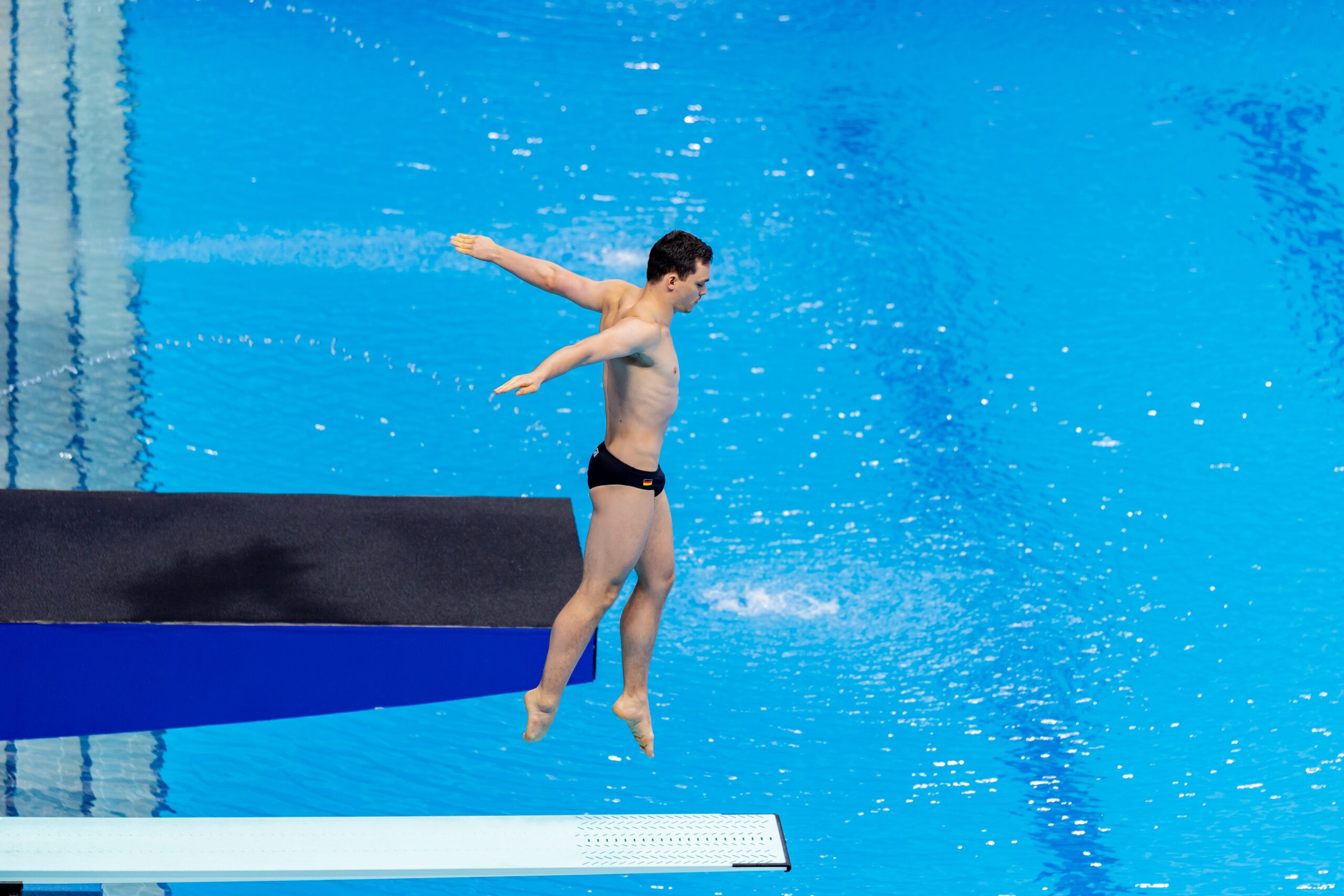 Aquatics Center, Singapur 27.7.2025: World Aquatics Championships Singapur 2025 - Wasserspringen 1m Maenner Vorkampf, Lou Massenberg (Photo by JoKleindl)