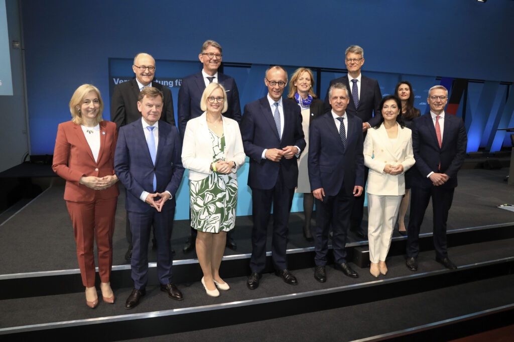 Staatsministerin Christiane Schenderlein mit Bundeskanzler Friedrich Merz