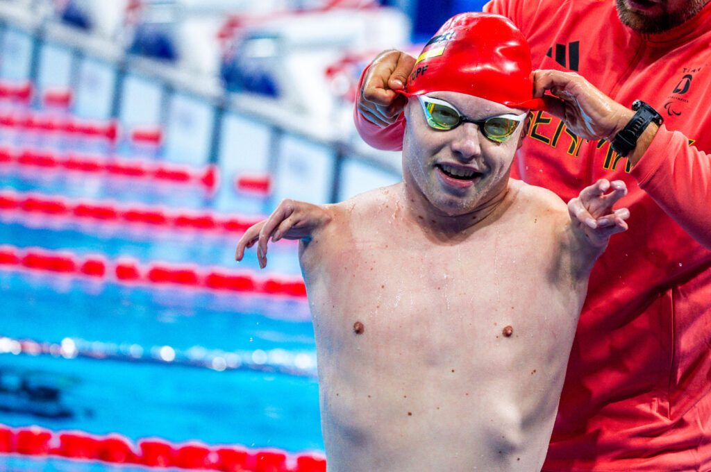 Bei den Paralympics in Paris gewann Josia Topf einen kompletten Medaillensatz, bei der WM nun sogar zweimal Gold und Silber