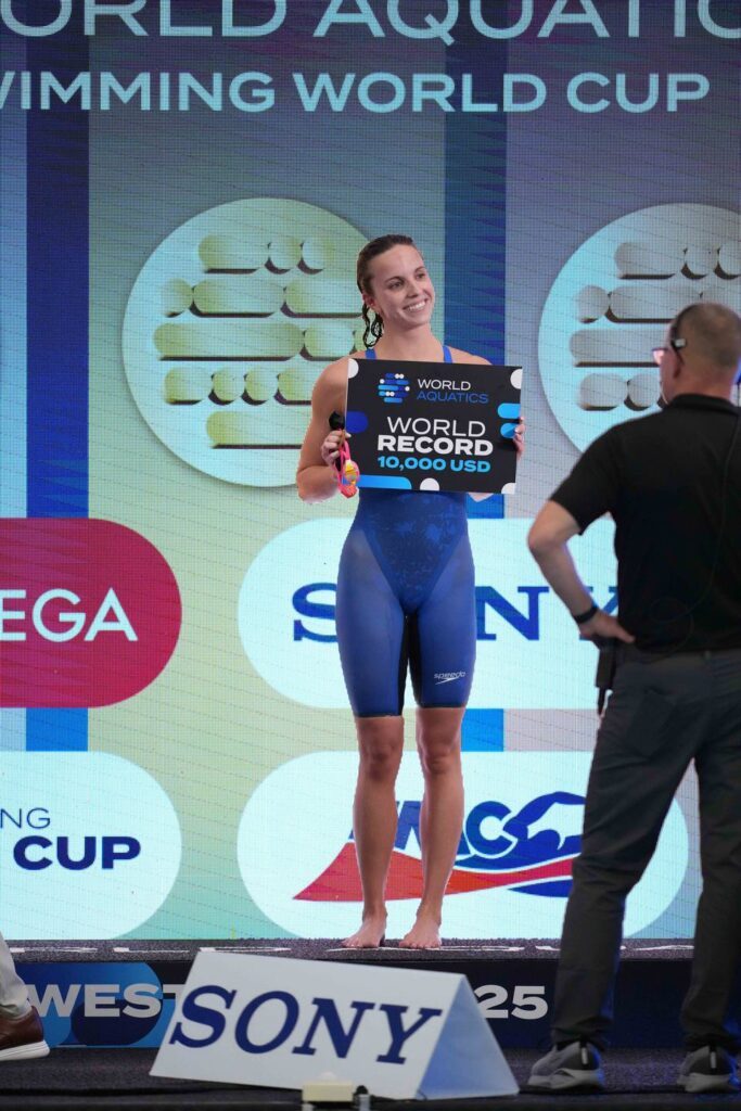 Regan Smith sichert sich die Weltrekordprämie über 100m Rücken