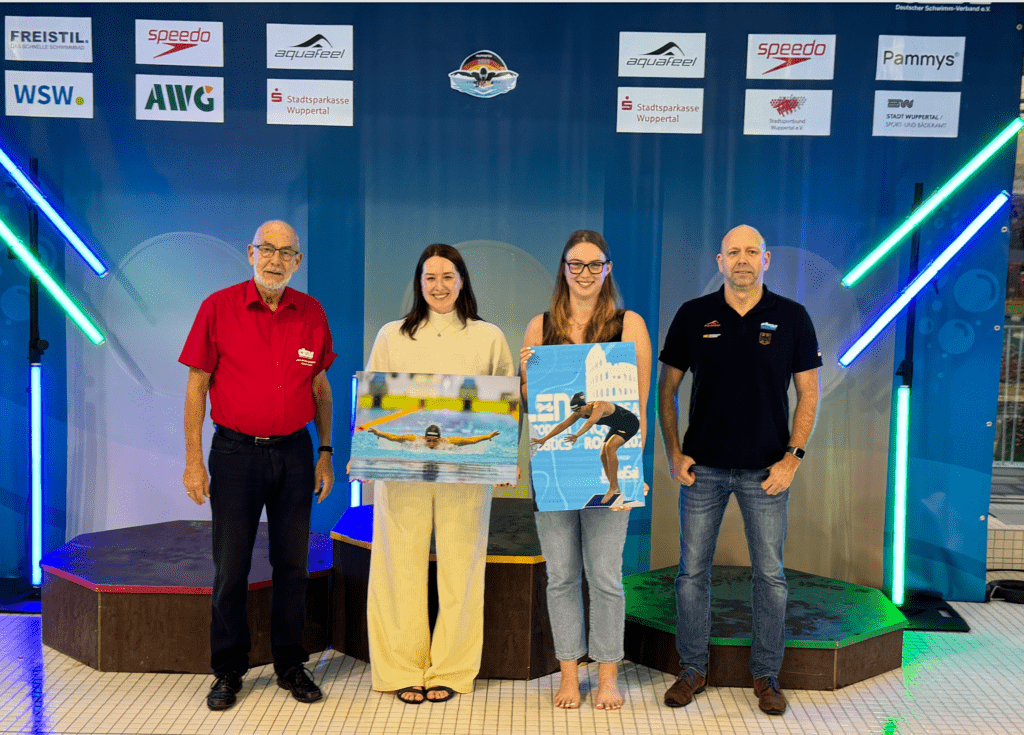 Kathrin Demler und Josephine Tesch wurde von Tjark Schroeder und Christian Hansmann vom Leistuungssport verabschiedet