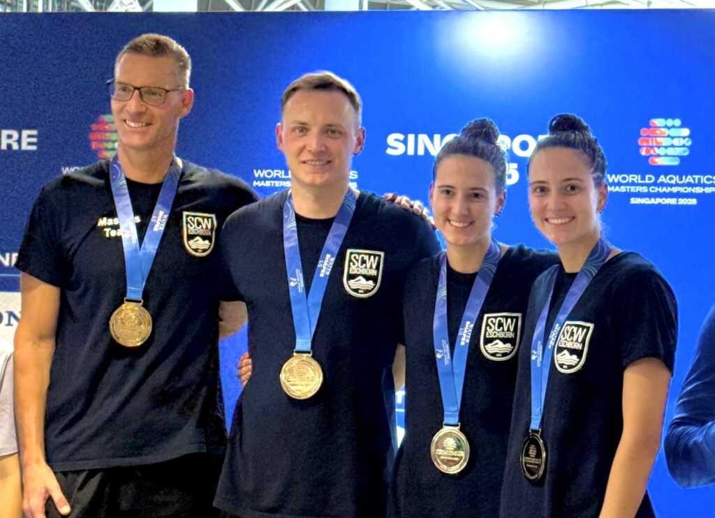 Die Zwillingsschwestern Ester und Sara Rizzetto wurde mit den Eschborner Vereinskollegen Philipp Forster und Frank Gruner (v.r.) in Singapur sogar Staffelweltmeister.