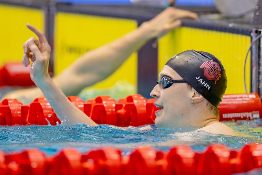 Schwimmer Cornelius Jahn jubelt bei den Deutschen Meisterschaften 2025