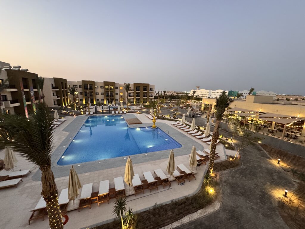 Blick auf den Pool des Kaktus Hotels in Soma Bay in Ägypten