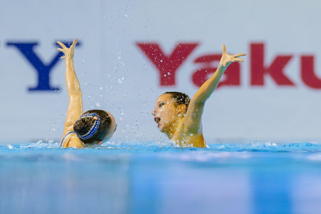 Das deutsche Duett im Synchronschwimmen mit Klara Bleyer und Amélie Blumenthal Haz bei der WM 2025 in Singapur