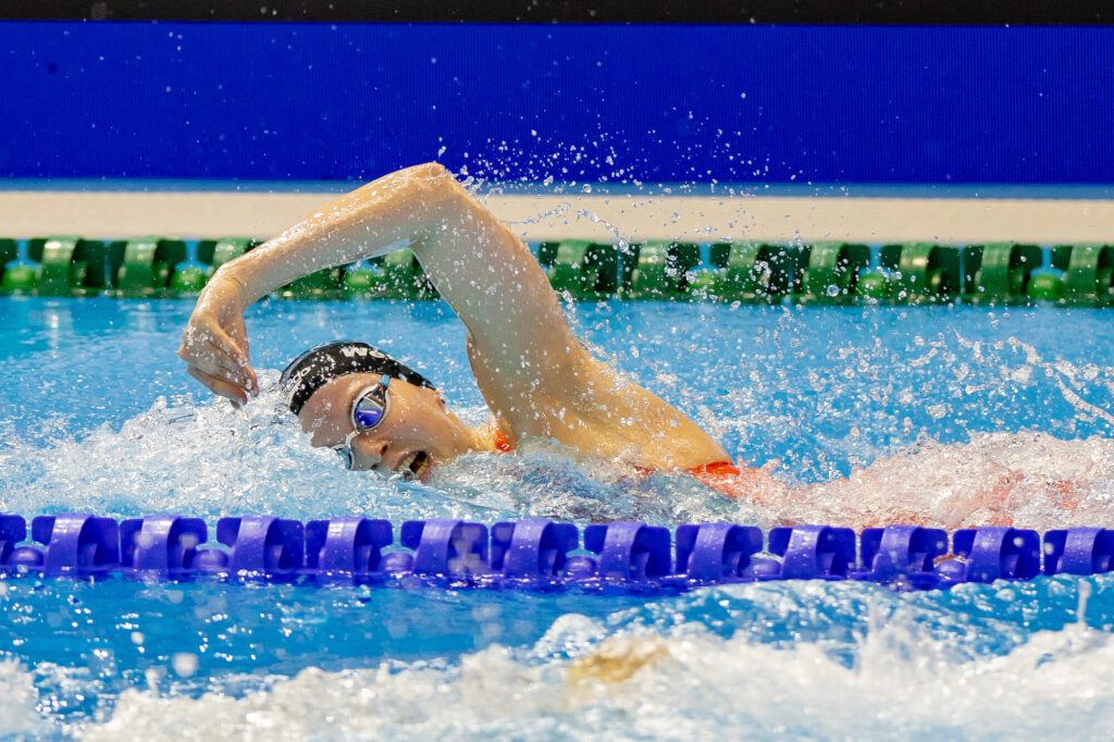 WM-Finalistin Maya Werner schwimmt