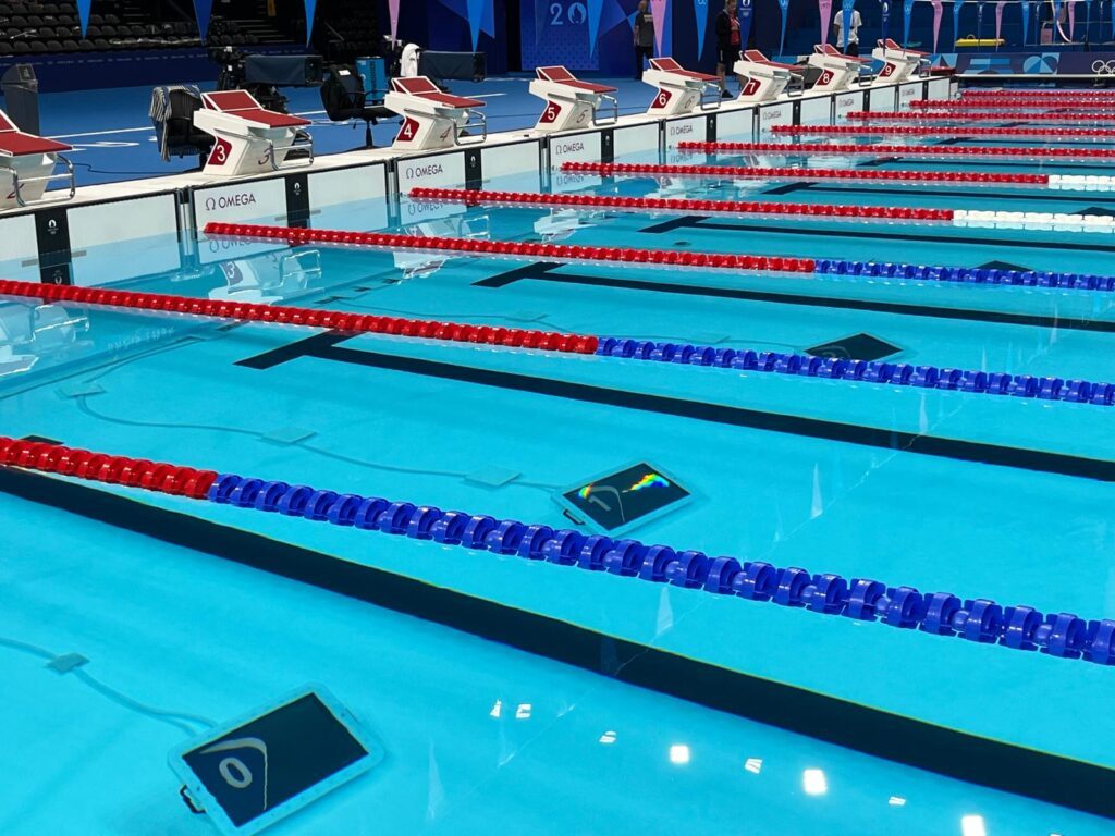 Bei internationalen Meisterschaften werden seit 2015 digitale Bahnenzähler auf dem Beckenboden eingesetzt
