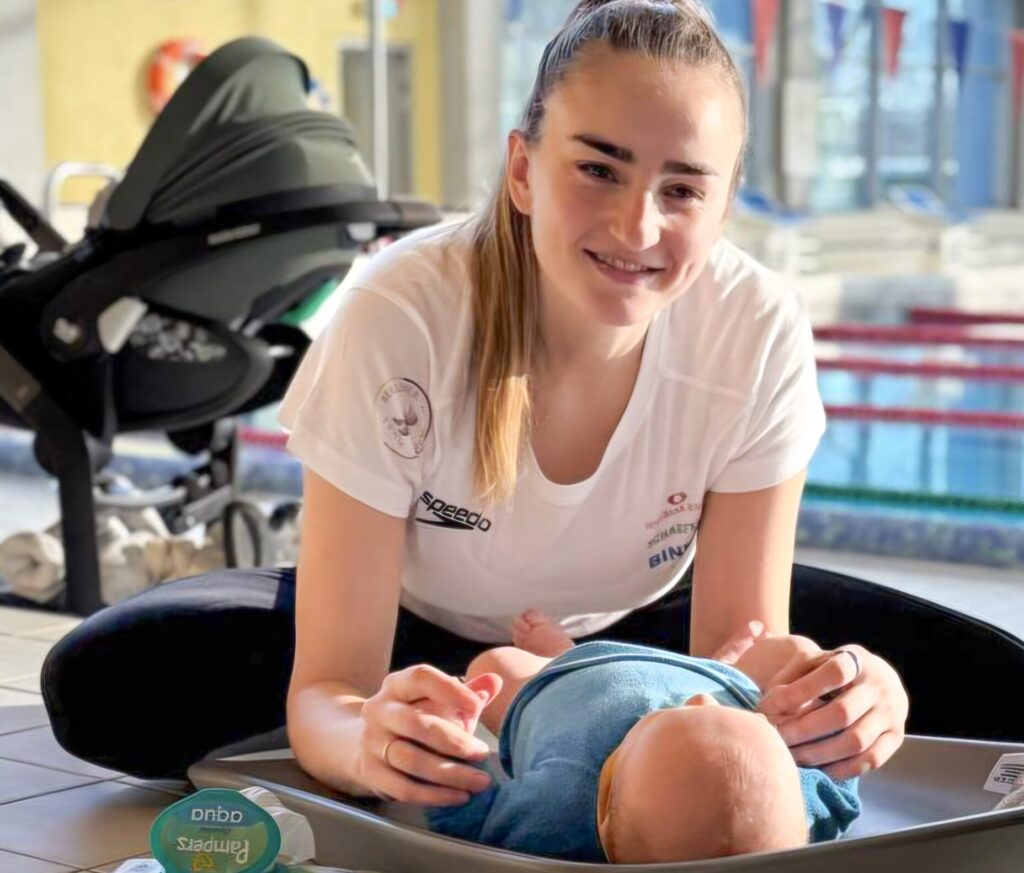 Elena Semechin nimmt Sohn Klaus oft mit in die Schwimmhalle