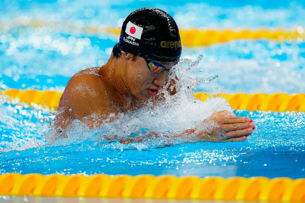 Der japanische Brustschwimmer Shin Ohashi bei der Junioren-WM 2025 in Otopeni in Rumänien