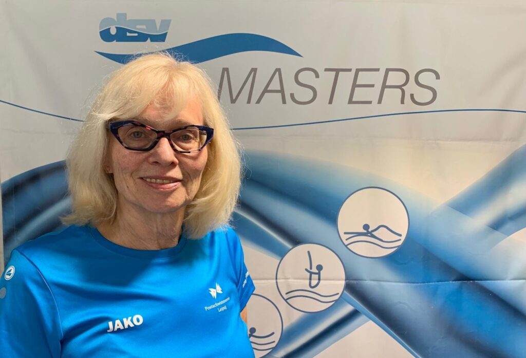 Petra Rosenkranz bei den Deutschen Meisterschaften Lange Strecken der Masters 2026 in Stuttgart. Unter ihrem Mädchennamen Thümer gewann sie 1976 zweimal Olympiagold im Schwimmen.