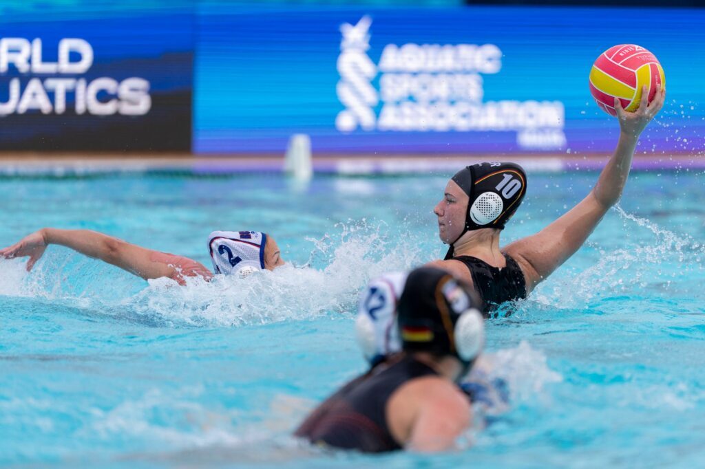 Spielszene aus dem Wasserball-Weltcup-Spiel 2026 zwischen Deutschland und Russland