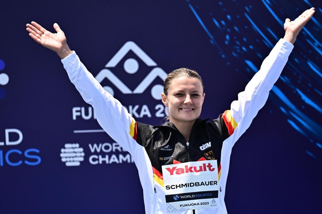 High Diverin Iris Schmidbauer aus Deutschland bei der Vorstellung der Athletinnen bei der WM 2023 in Fukuoka
