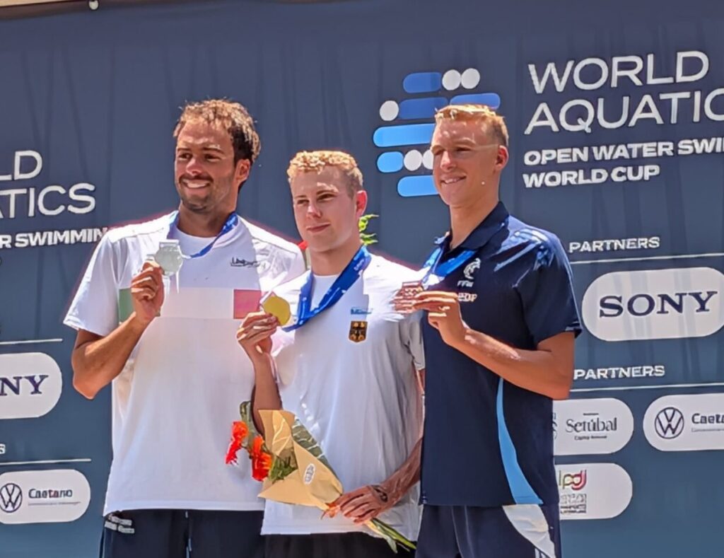 Olympiahelden unter sich: Oliver Klemet mit Gregorio Paltrinieri (ITA/l.) und Marc-Antoine Olivier (FRA) auf dem Siegerpodest