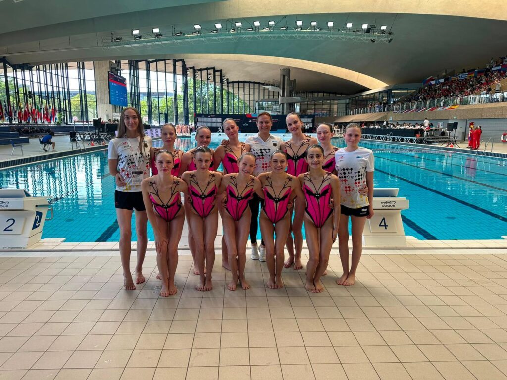 Teamfoto der deutschen Nachwuchs-Syanchronschwimmerinnen bei der Youth-EM 2026 in Luxemburg