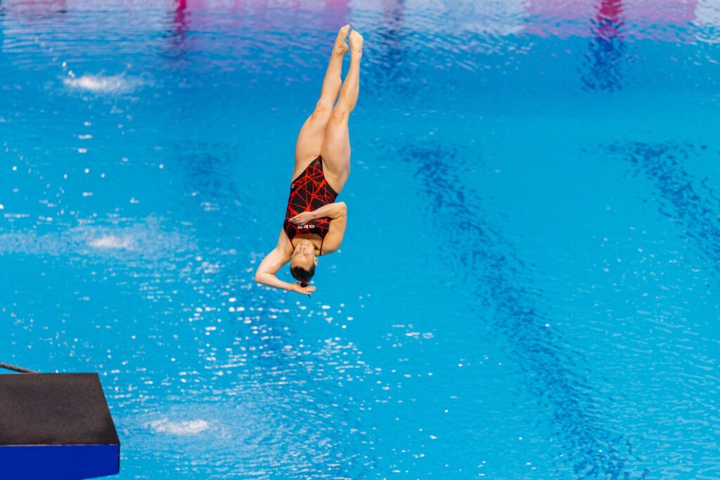 Wasserspringerin Lena Hentschel aus Deutschland springt im Vorkampf vom 1m-Brett bei der WM 2025 in Singapur