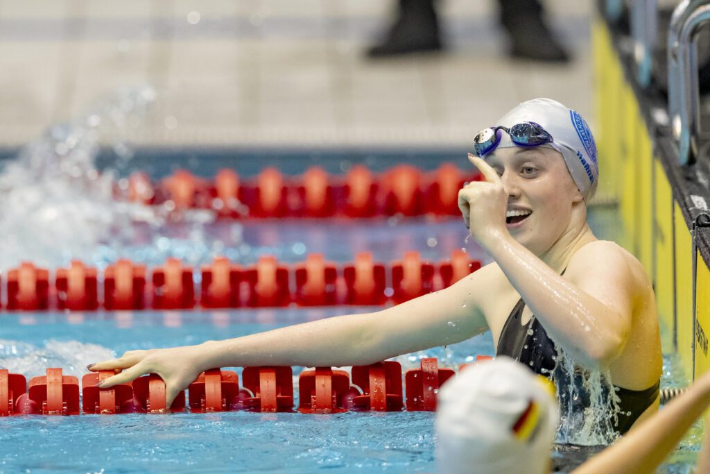 Brustschwimmerin Hannah Schneider aus Hofheim feiert bei den Deutschen Jahrgangsmeisterschaften 2026 ihre 15. DJM-Goldmedaille