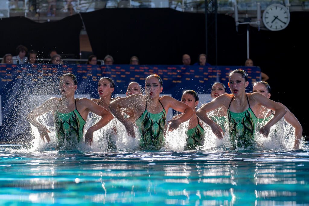 Als Herrinnen des Amazonas – so das Thema ihrer Kür – begeisterten die deutschen Synchronschwimmerin bei der JEM