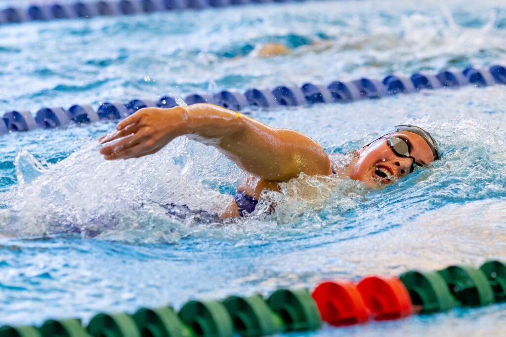 Juliana Buttler schwimmt nach einer starken JEM-Woche noch einmal ins Finale