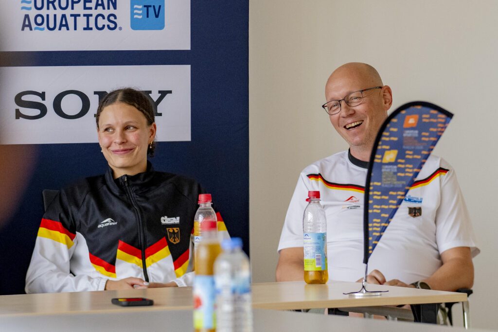 Gut gelaunt bei der JEM-Pressekonferenz: Linda Roth und Nachwuchs-Bundestrainer Carsten Gooßes
