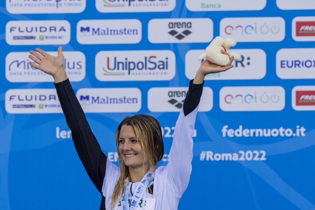 Iris Schmidbauer aus Deutschland jubelt als Europameisterin 2022 im High Diving