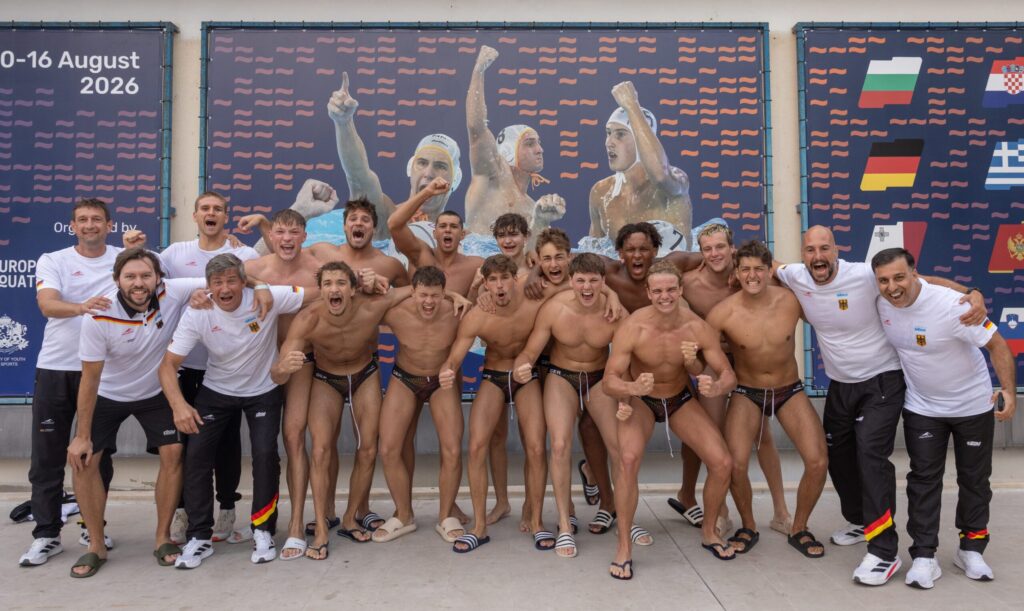 Teamfoto der deutschen U20-Wasserballer bei der EM 2026 in Varna in Bulgarien