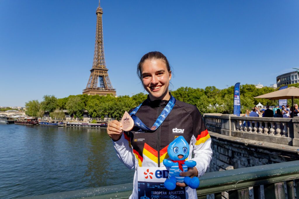 Plötzlich EM-Dritte: Maike Halbisch nach der Siegerehrung in Paris