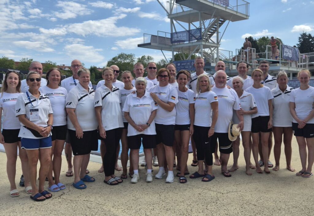 Teamfoto der deutschen Wasserspringer bei der Masters-EM 2026 in Graz