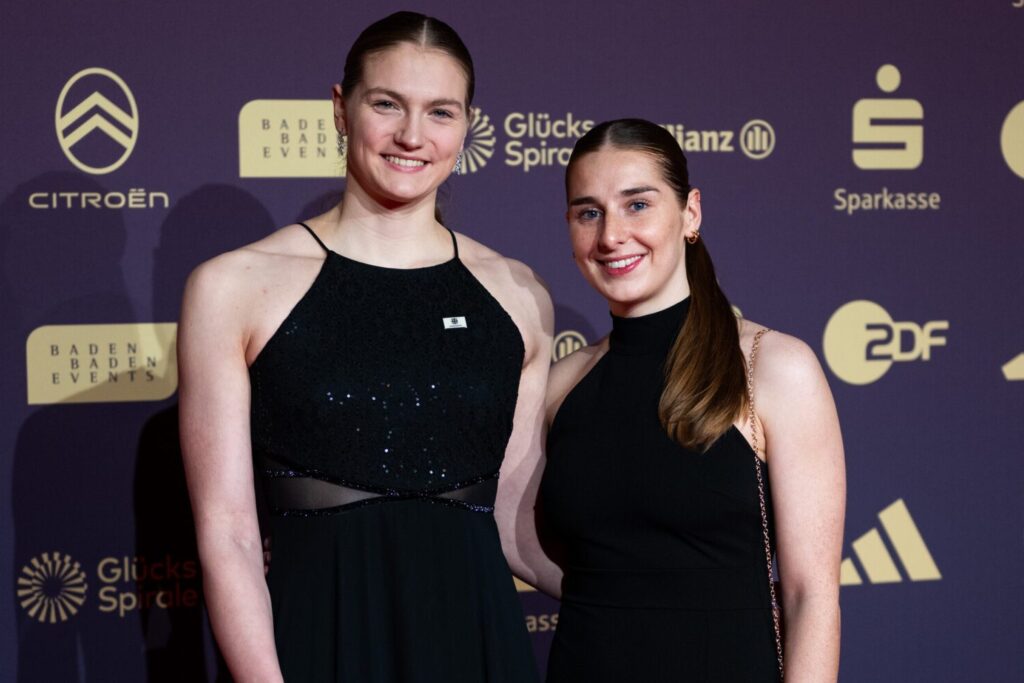 Alica Gebhardt und NIna Holt bei der Ehrung von Deutschlands "Sportler*innen des Jahres" im Kurhaus Baden Baden
